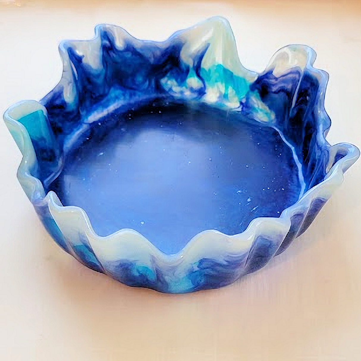 Decorative Resin Candy Bowl for Home Decor, Flower Vase, Waterfall Vase, Gift for Women  (Blue White)